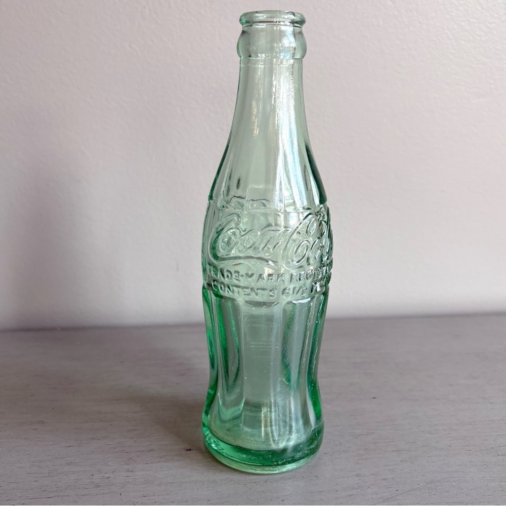 VTG Coca-Cola Coke Soda Light Green Embossed Glass Bottle Wilmington DE Retro - Picture 3 of 10